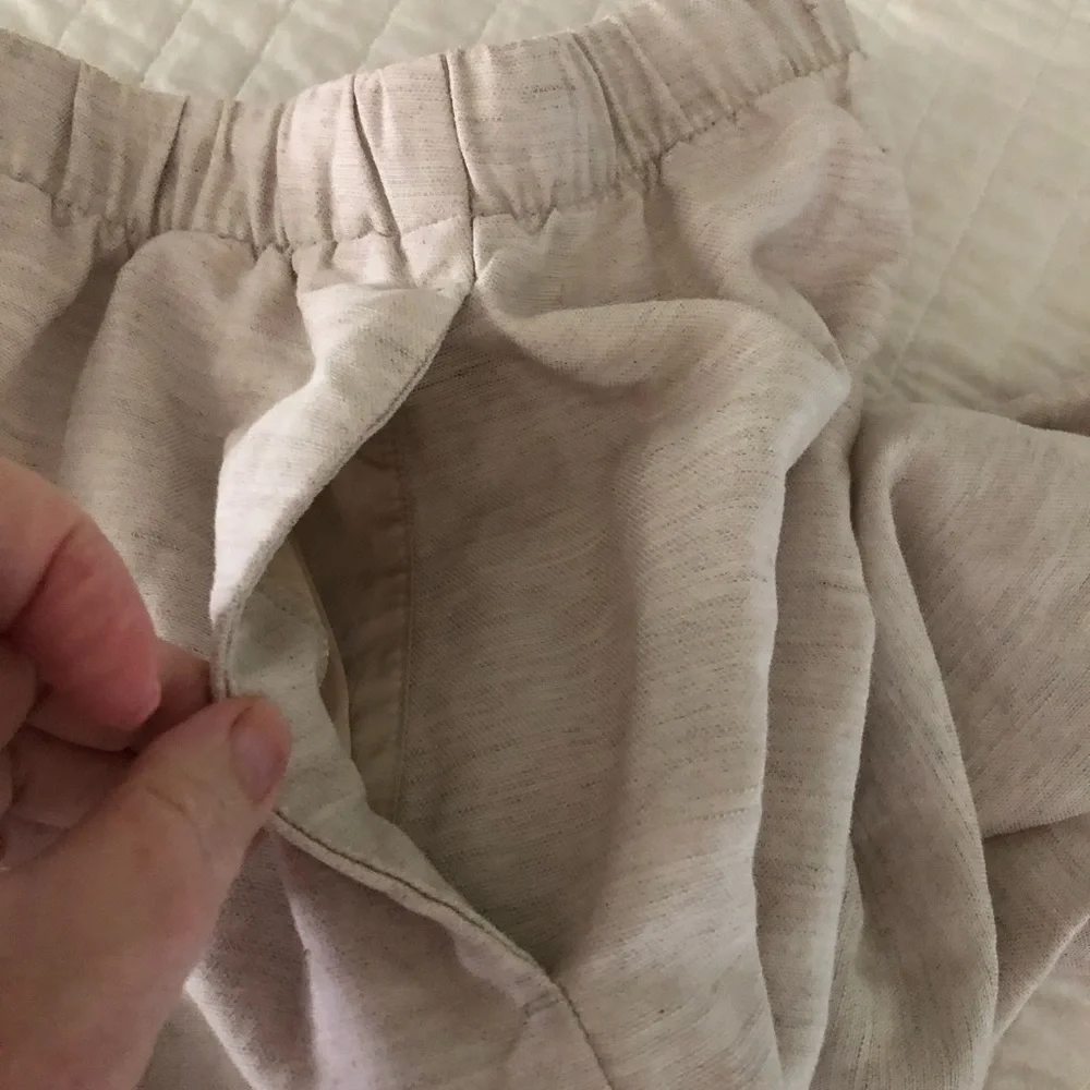 Aritzia relaxed straight